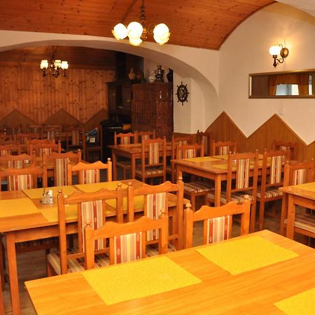 Gloriett Panzio Bed & Breakfast Fertoboz ภายนอก รูปภาพ