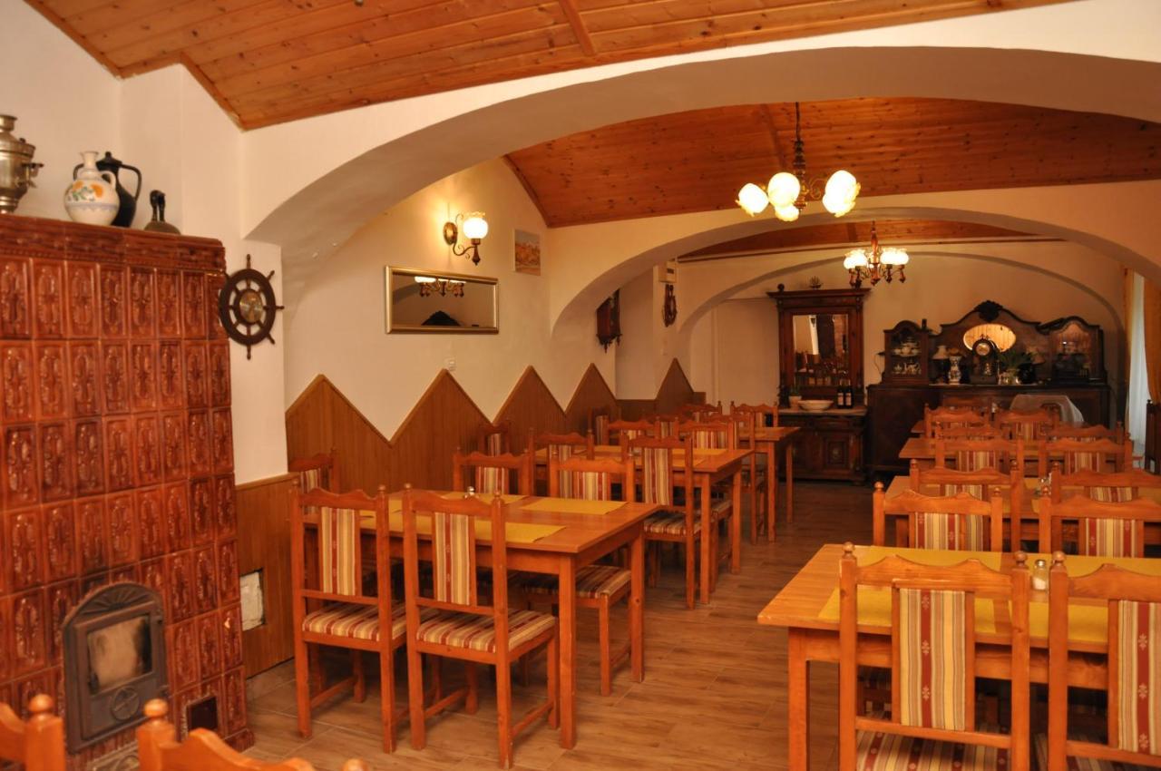 Gloriett Panzio Bed & Breakfast Fertoboz ภายนอก รูปภาพ