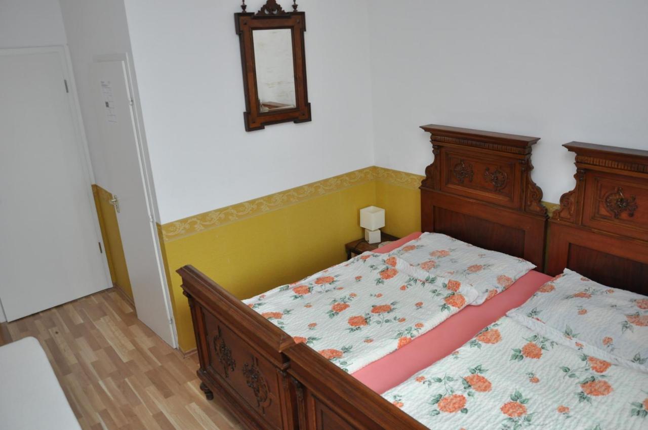 Gloriett Panzio Bed & Breakfast Fertoboz ภายนอก รูปภาพ