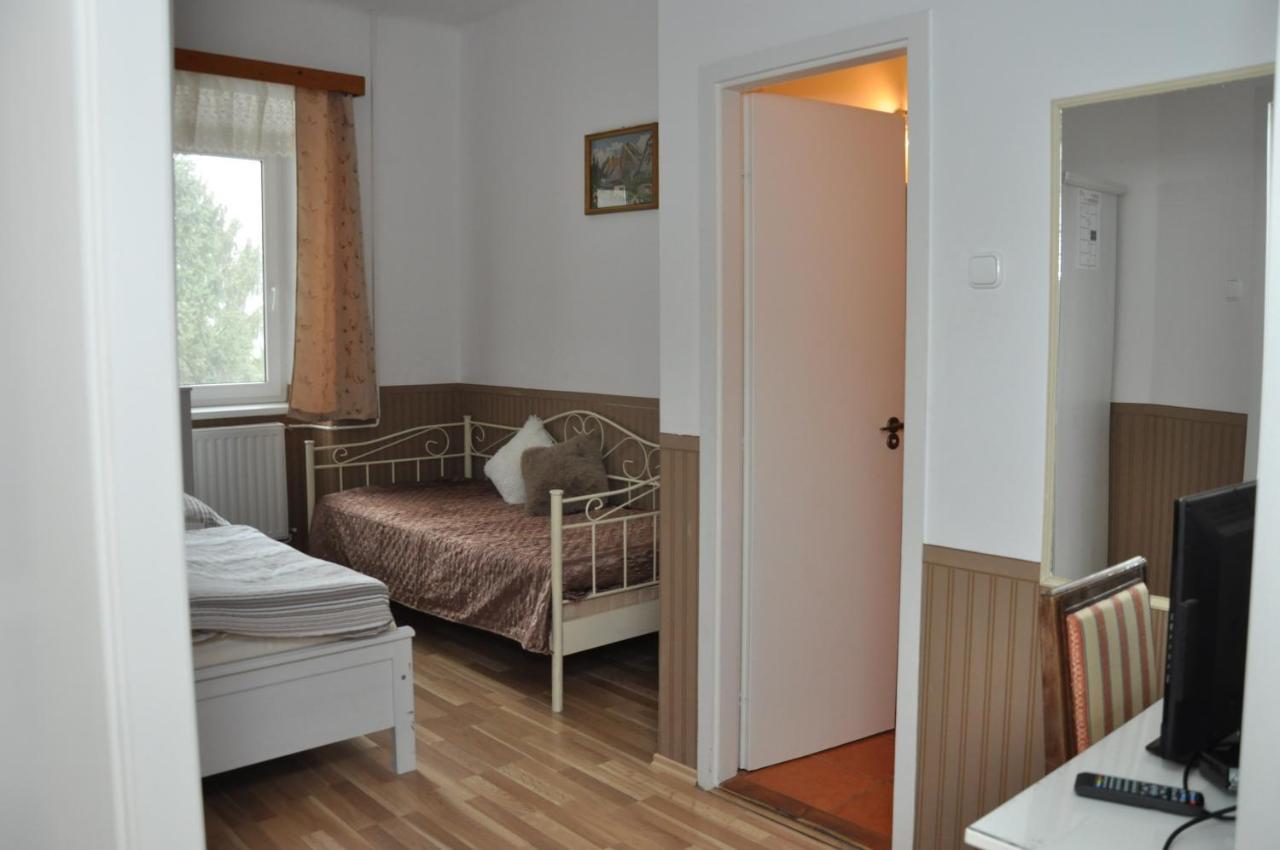 Gloriett Panzio Bed & Breakfast Fertoboz ภายนอก รูปภาพ