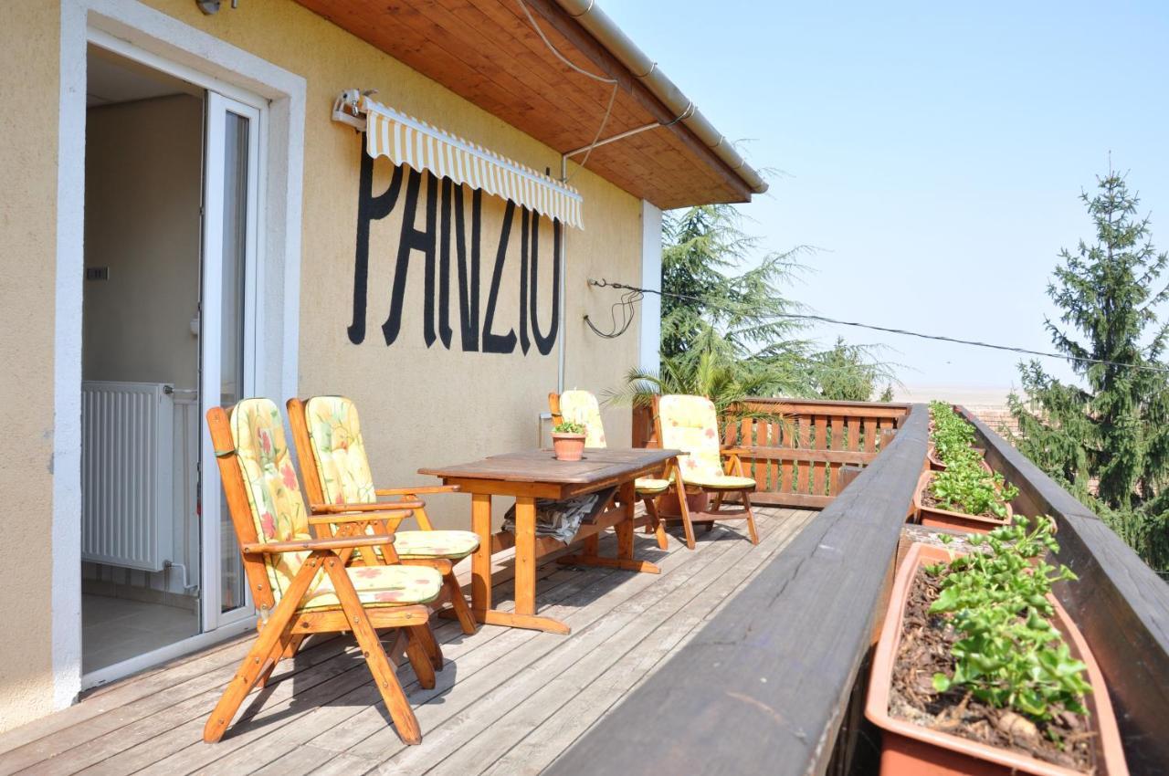 Gloriett Panzio Bed & Breakfast Fertoboz ภายนอก รูปภาพ