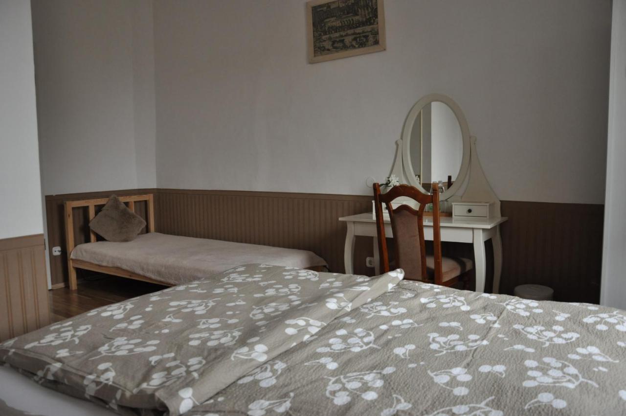 Gloriett Panzio Bed & Breakfast Fertoboz ภายนอก รูปภาพ