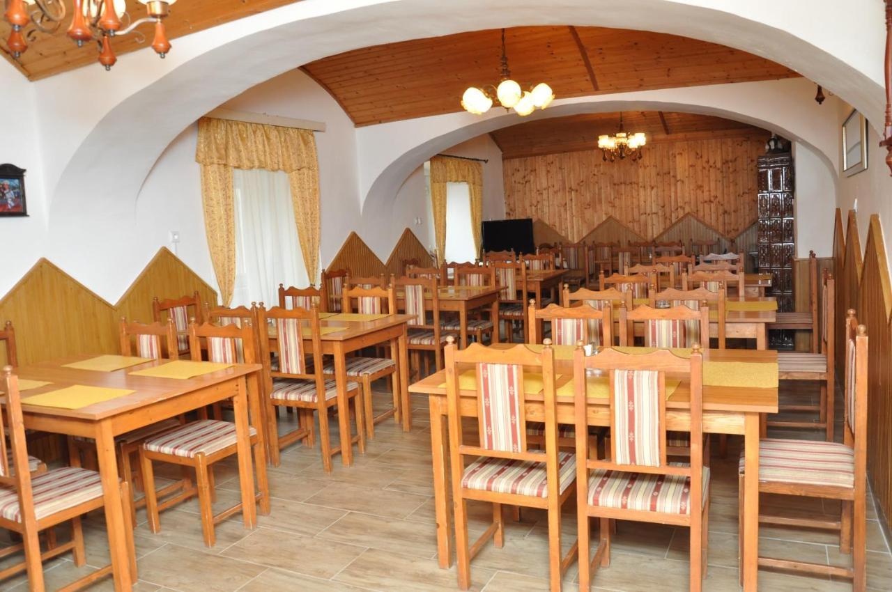 Gloriett Panzio Bed & Breakfast Fertoboz ภายนอก รูปภาพ
