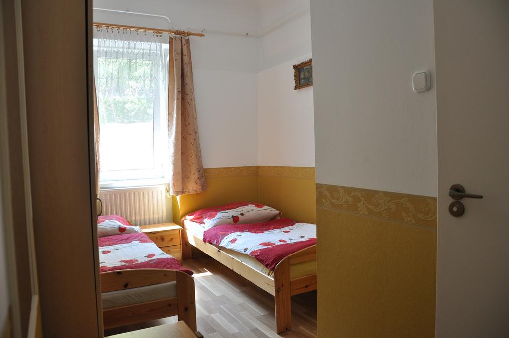 Gloriett Panzio Bed & Breakfast Fertoboz ห้อง รูปภาพ