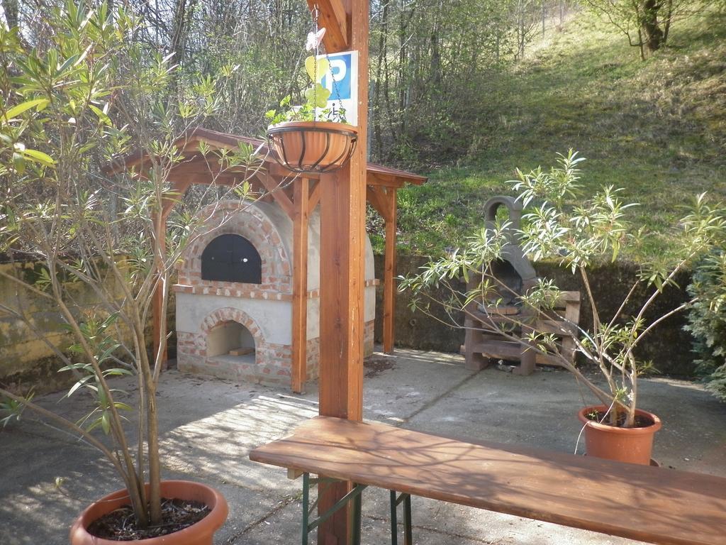 Gloriett Panzio Bed & Breakfast Fertoboz ภายนอก รูปภาพ